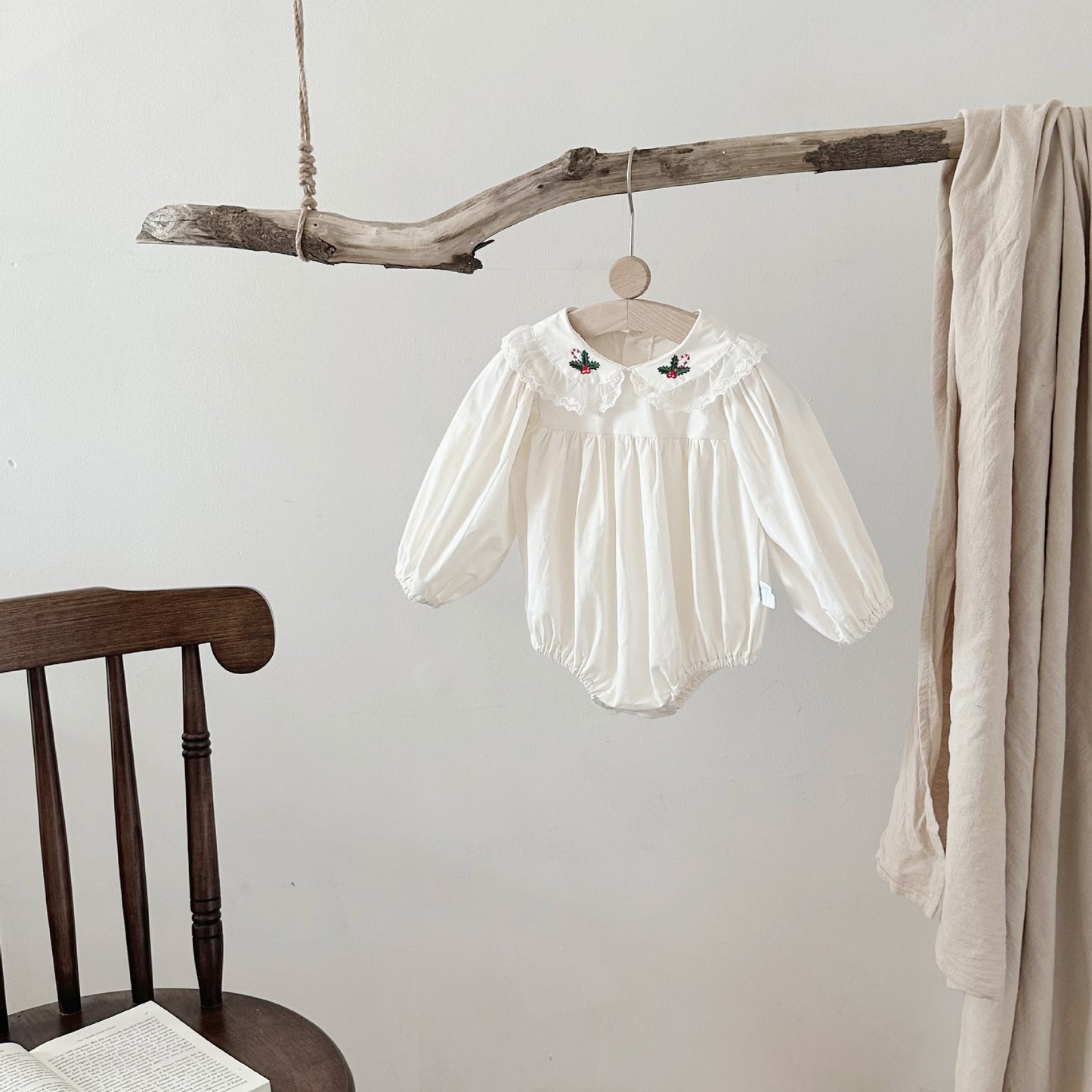 【BABY】韓国風 可愛い刺繡ロンパースSK022507