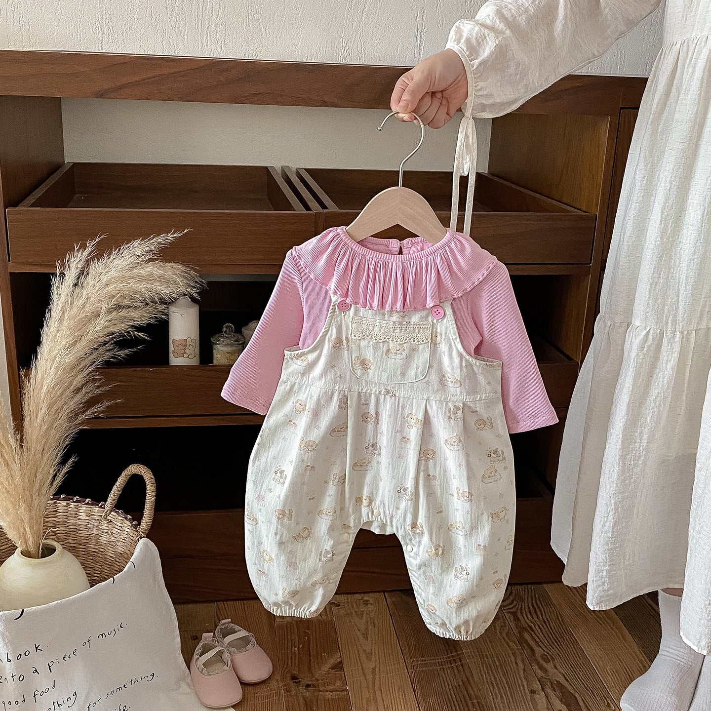 【BABY】いぬ柄サロペットパンツ&フリル襟TシャツSK100425