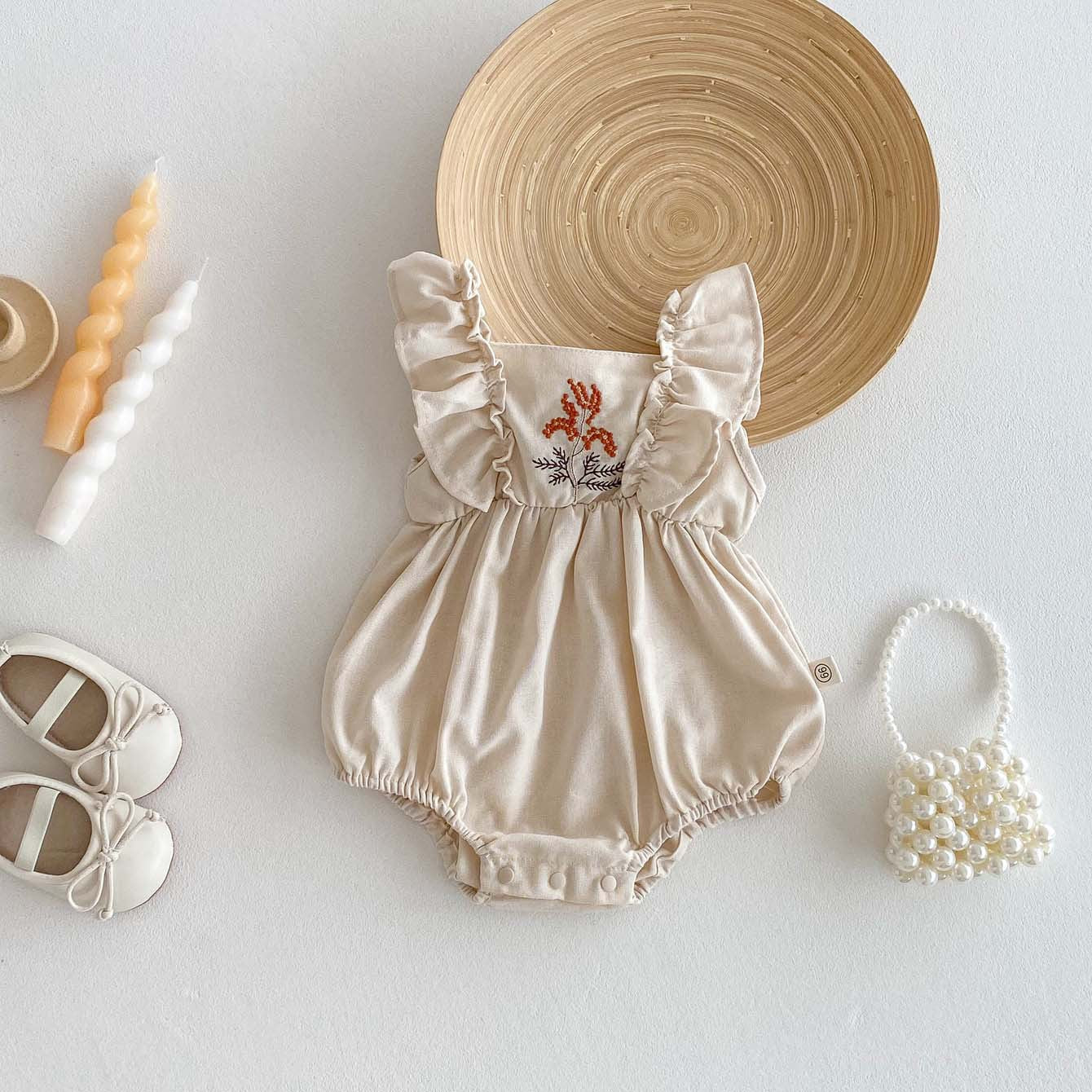 【BABY】夏新作 スウィート刺繍フリルロンパースSK062717