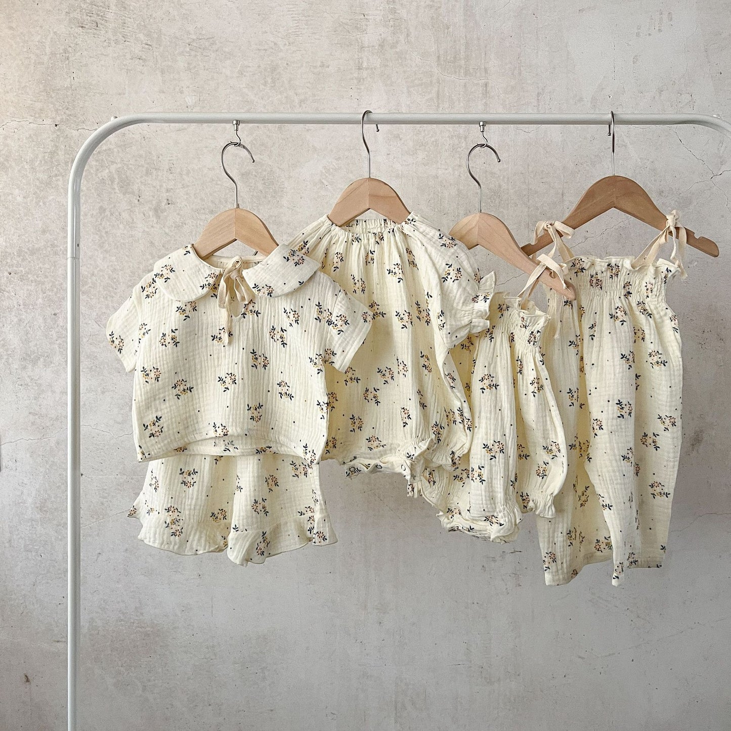 【BABY】コットン花柄半袖ロンパース、キャミロンパース、トップスセット、サロペットSK062112
