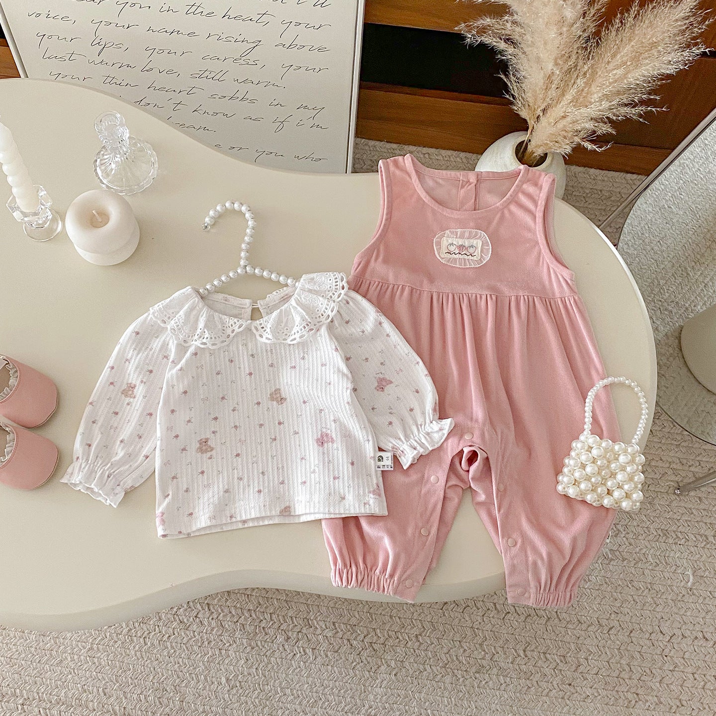 【BABY】フリルトップス&ピンクサロペットパンツSK100441