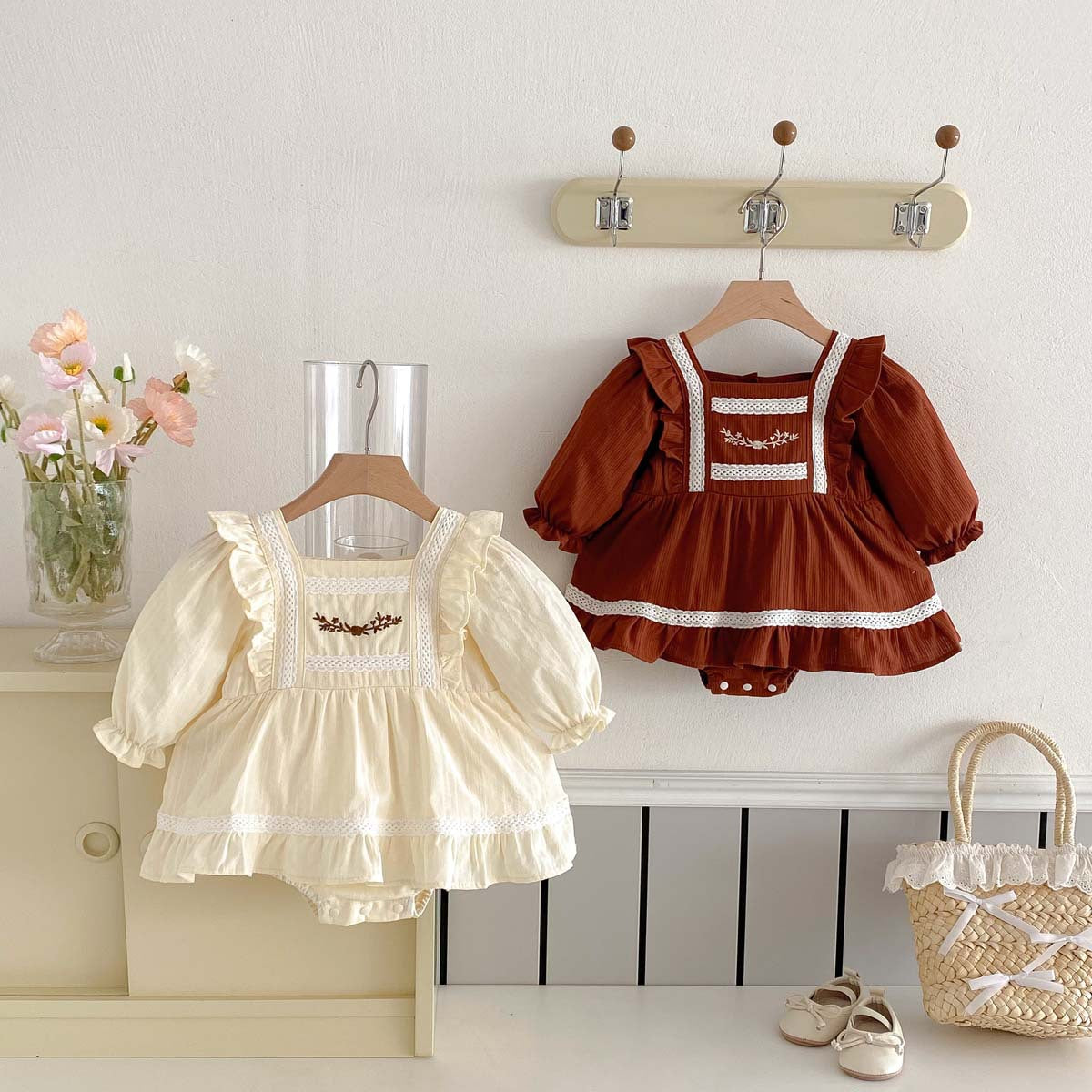 【BABY】花刺繡プリンセスロンパースSK031510