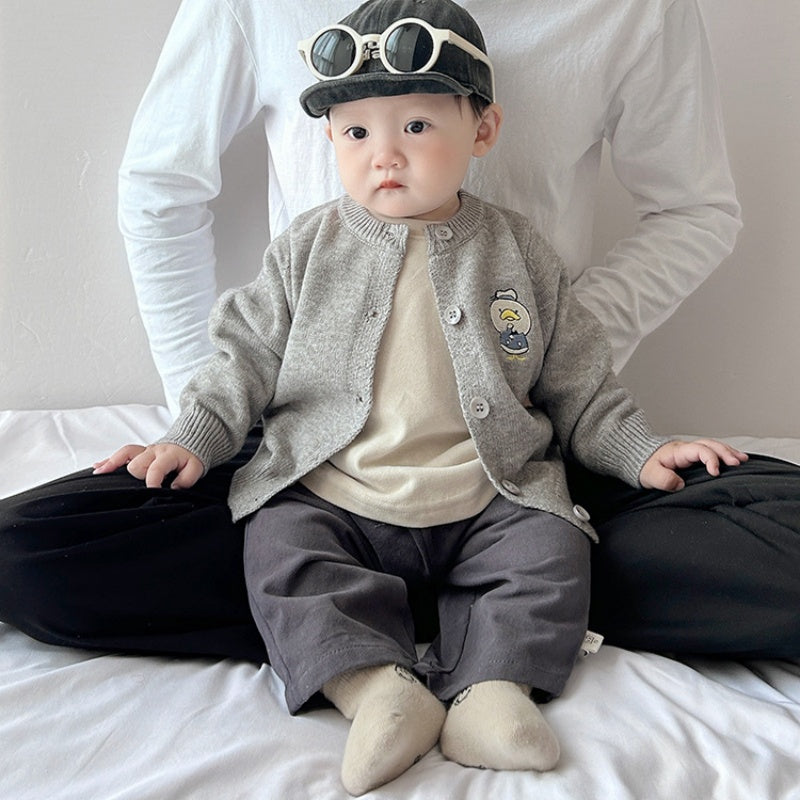 【BABY&KID】アヒル柄カーディガン、オートミールTシャツ、グレー系カジュアルパンツSK100223