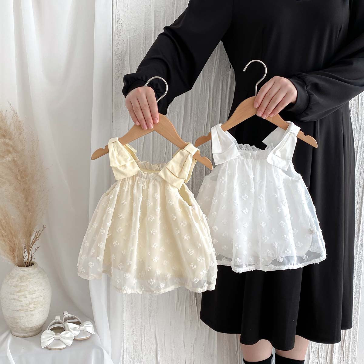 【BABY】夏新作 蝶結び刺繡可愛いロンパースSK081304