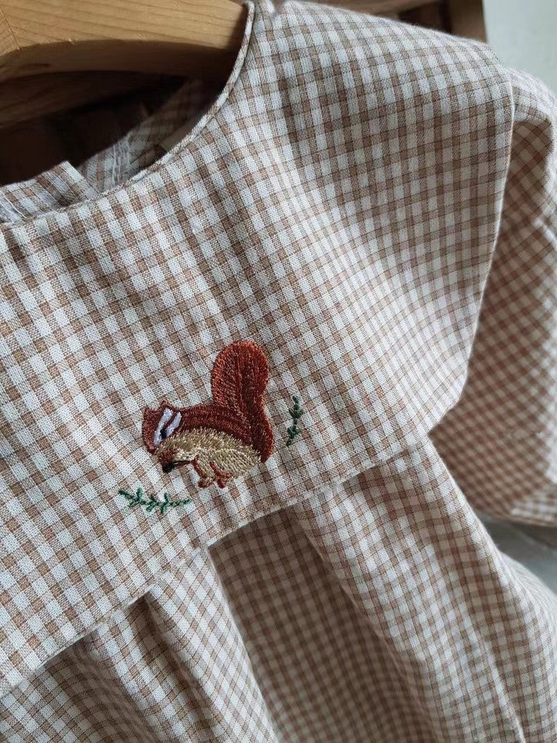 【BABY】リス刺繡可愛いロンパースSK022601