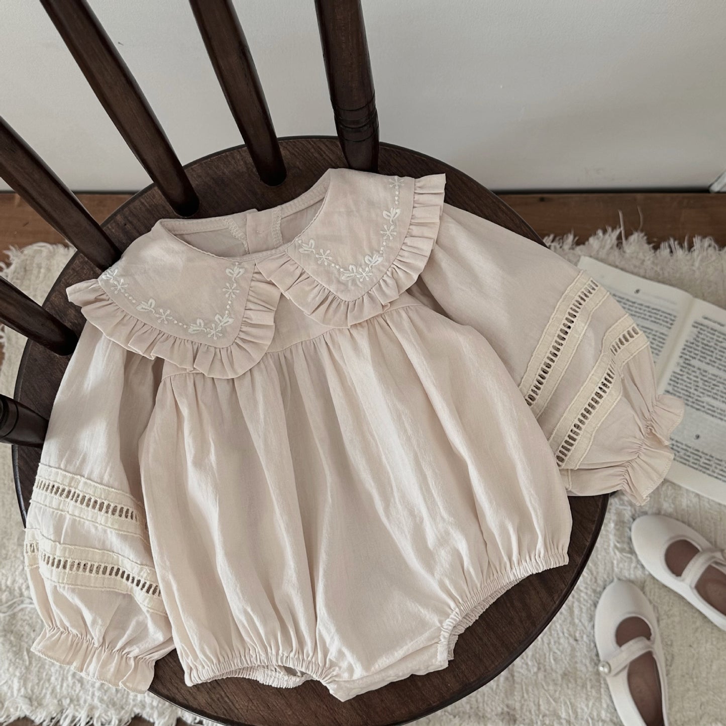 【BABY】花柄刺繡ロンパースSK022605