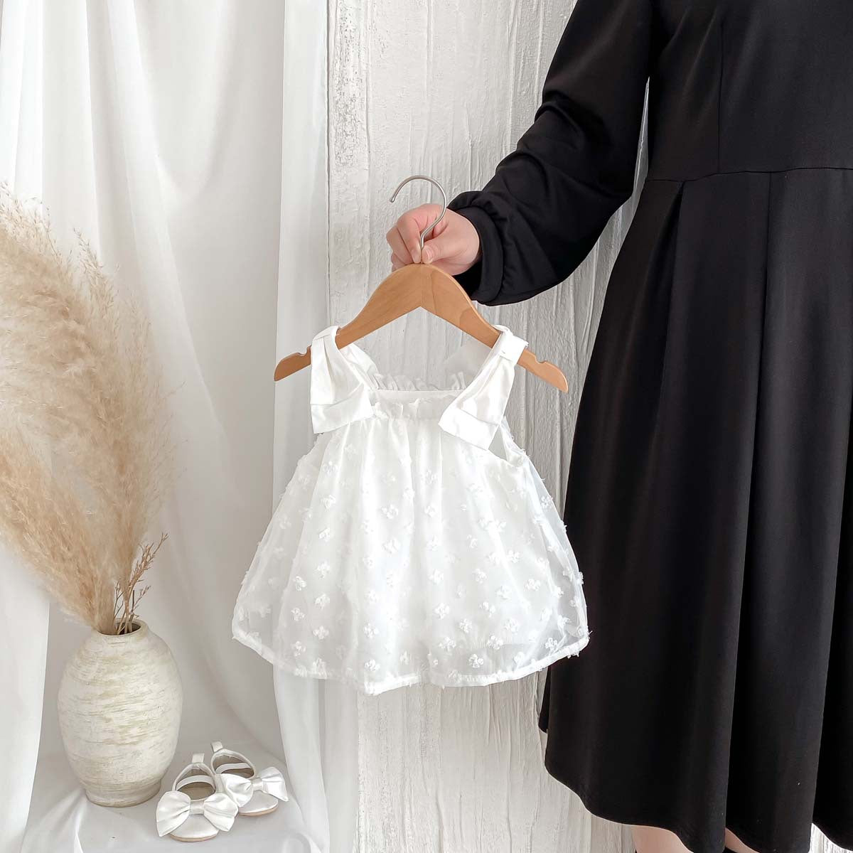 【BABY】夏新作 蝶結び刺繡可愛いロンパースSK081304