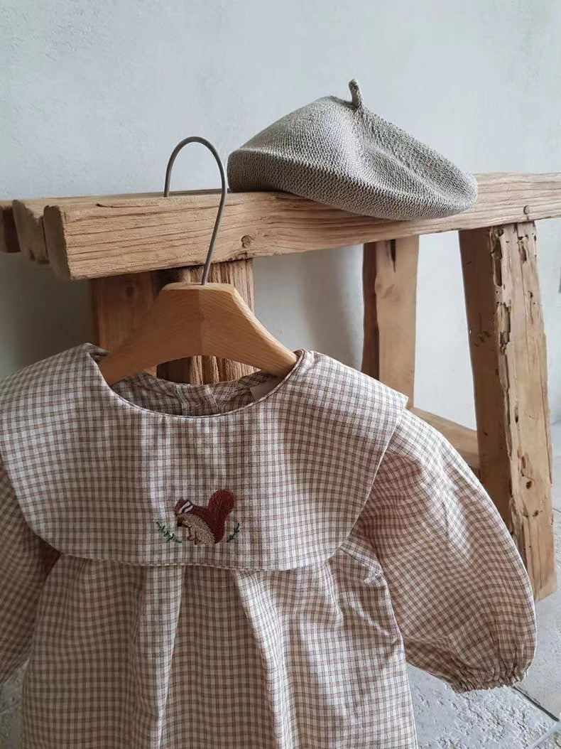 【BABY】リス刺繡可愛いロンパースSK022601