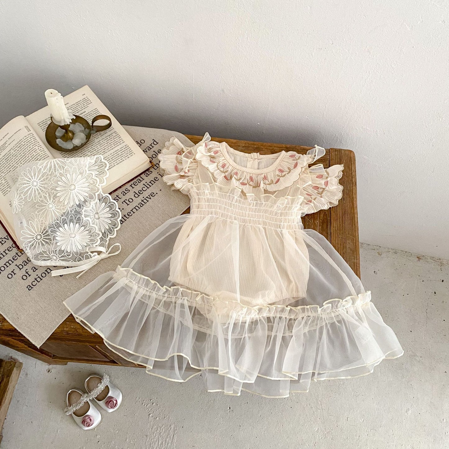 【BABY】夏新作 オールコットン刺繍花襟ロンパースSK062310
