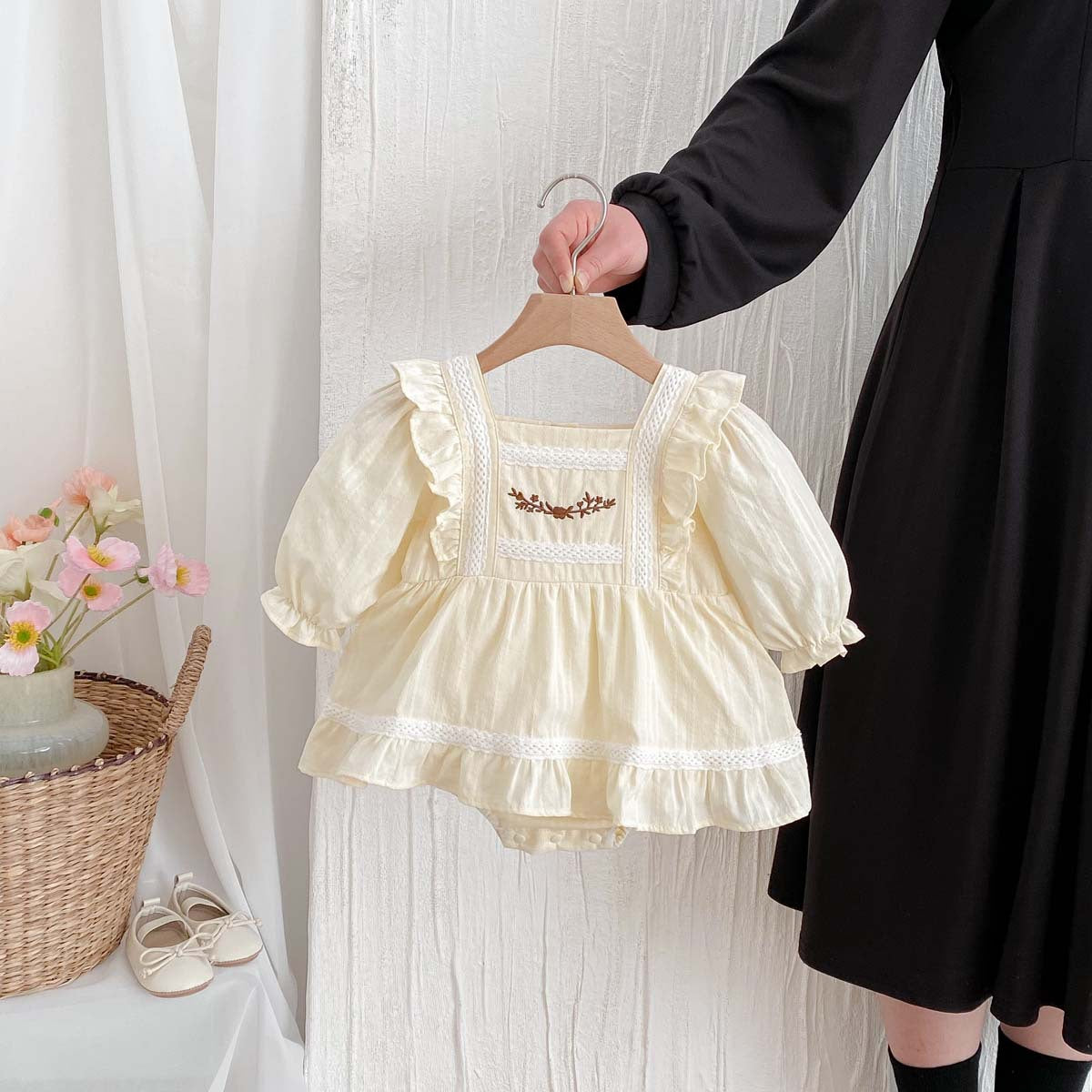 【BABY】花刺繡プリンセスロンパースSK031510