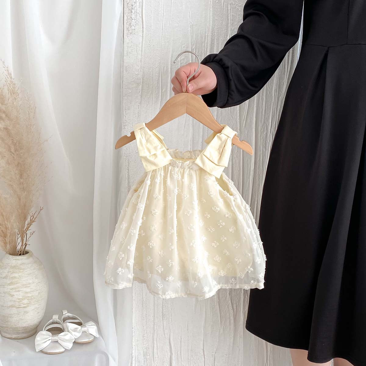 【BABY】夏新作 蝶結び刺繡可愛いロンパースSK081304