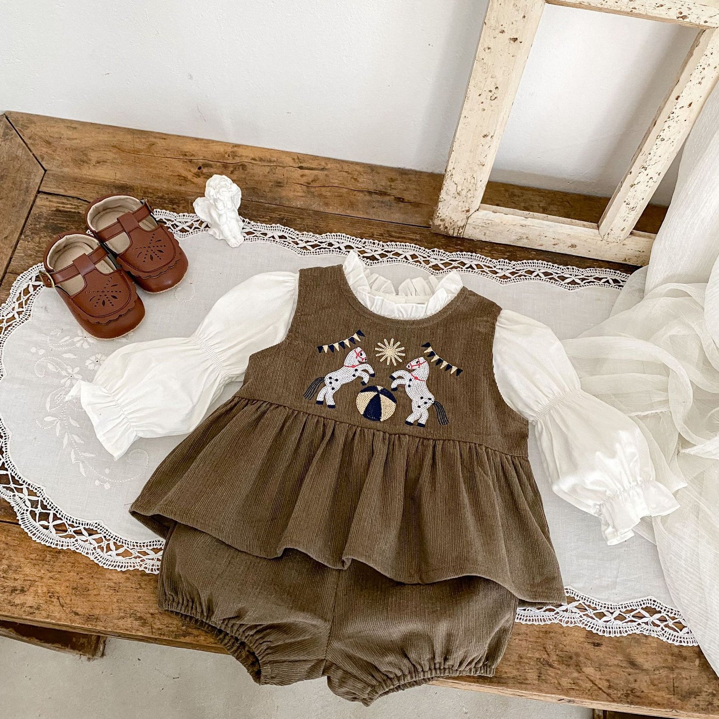 【BABY&KID】コーデュロイアニマル刺繡ベスト&ブルマ、ホワイトトップスSK031301