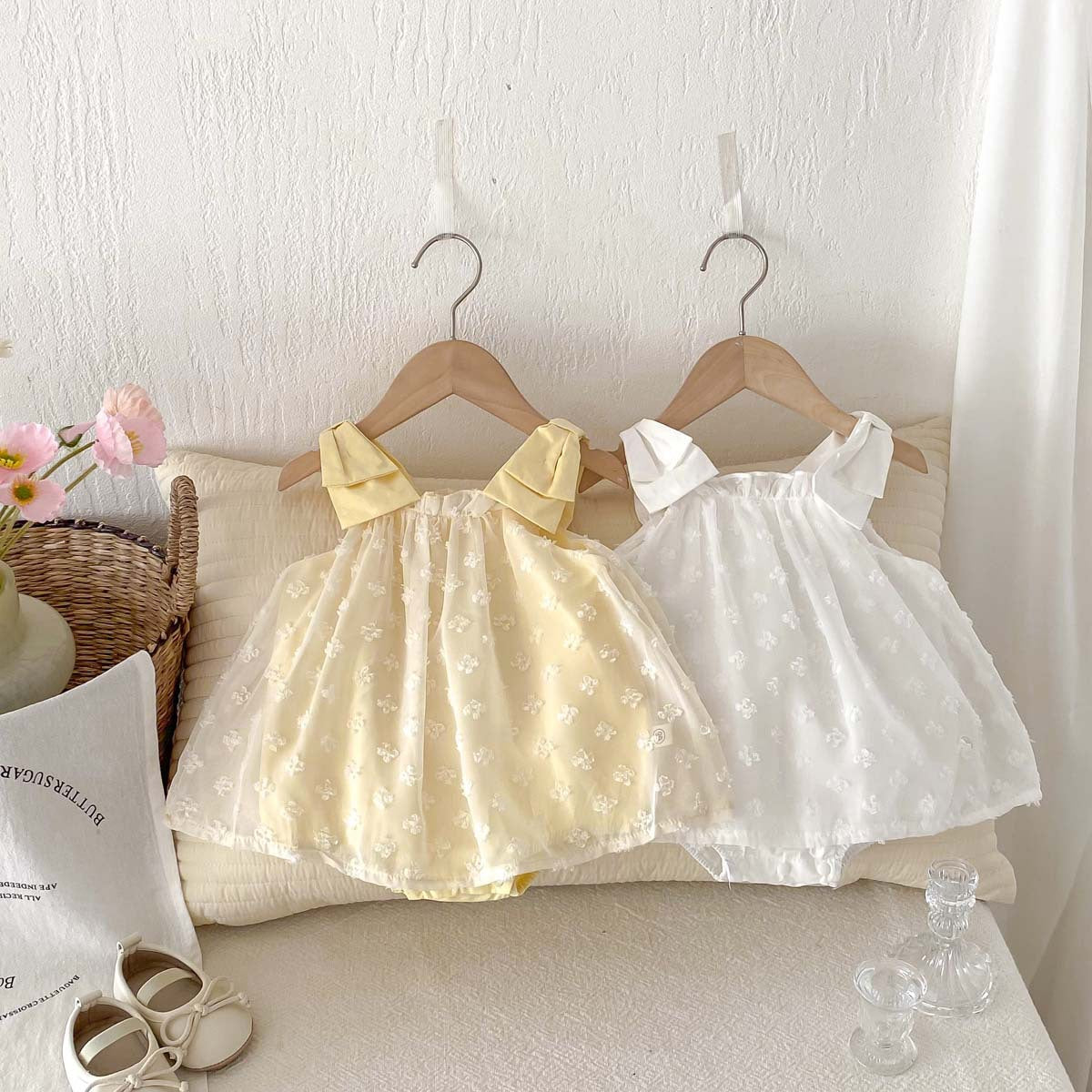 【BABY】夏新作 蝶結び刺繡可愛いロンパースSK081304