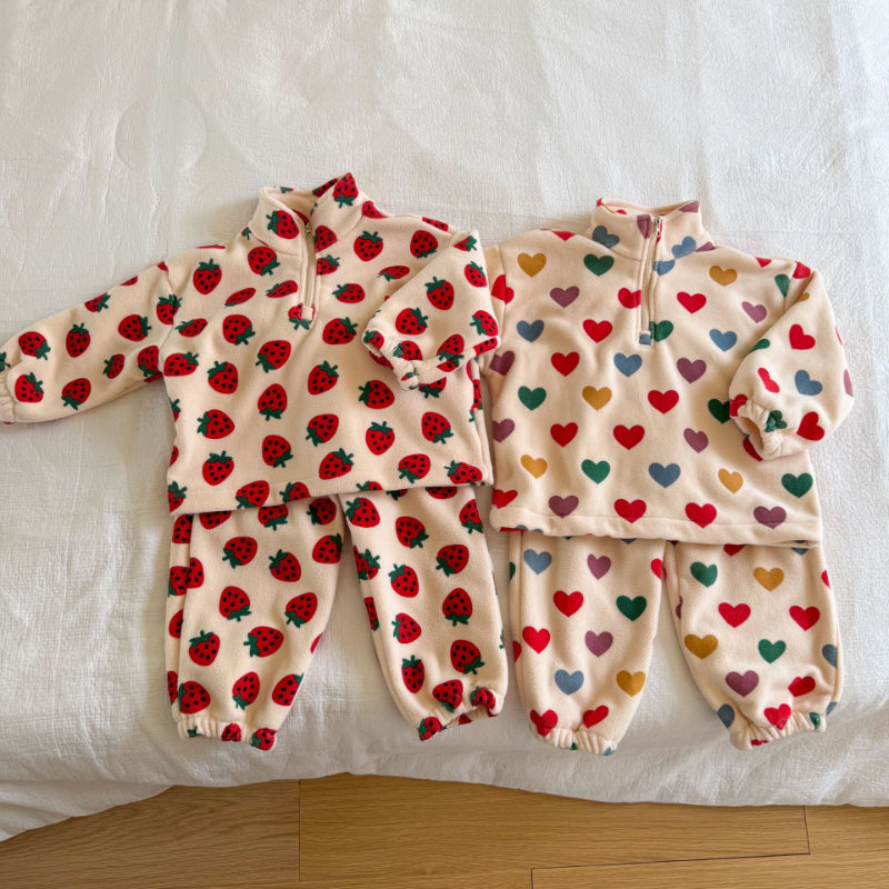 【BABY&KID】冬新作 ハート&いちご柄フリースセットアップSK102032