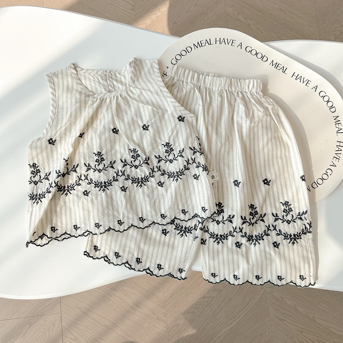 【BABY】夏新作 刺繍ベストセットアップSK081511