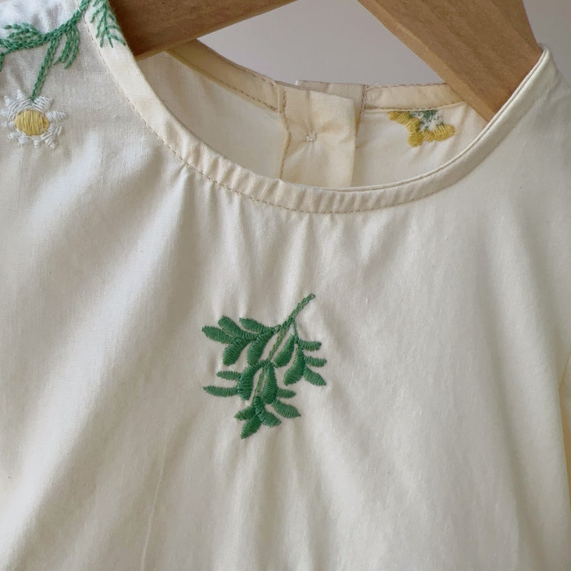 【BABY】夏新作 フラワー刺繍パフスリーブロンパースSK082312