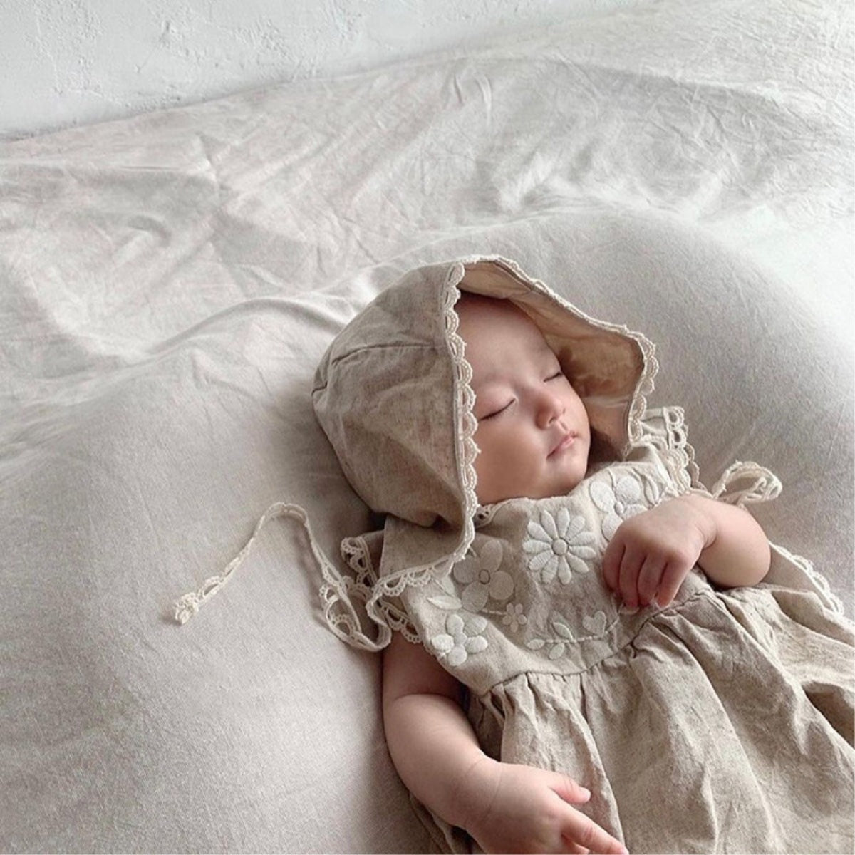 【BABY】夏新作 綿麻フラワー刺繍ロンパースSK091115