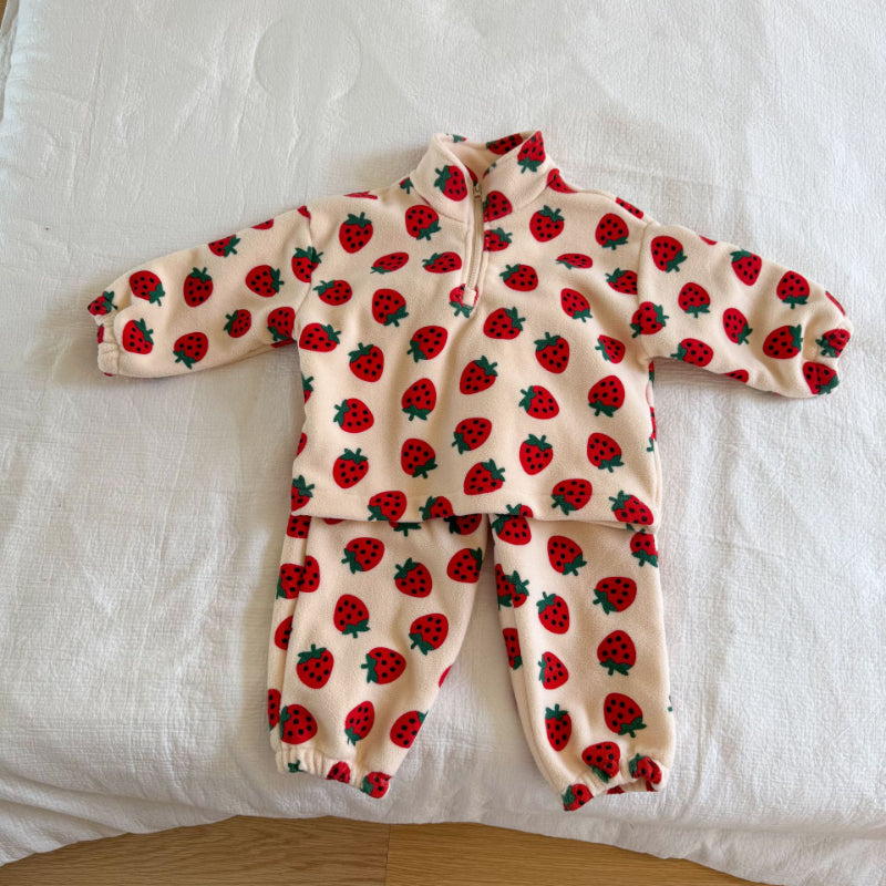 【BABY&KID】冬新作 ハート&いちご柄フリースセットアップSK102032