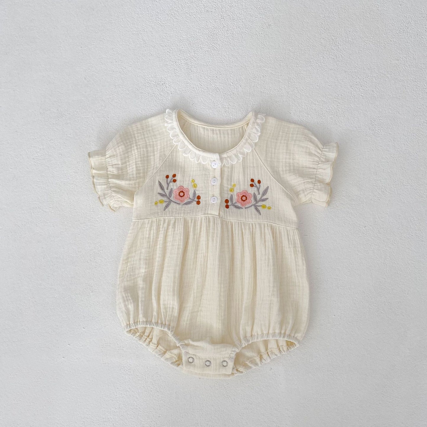 【BABY】夏新作 ナチュラルしわコットン刺繍ロンパースSK062311