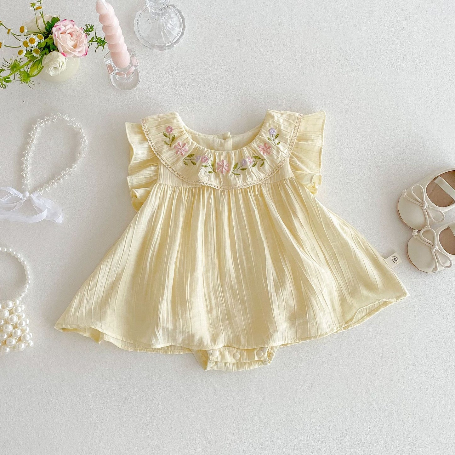 【BABY】夏新作 ラウンドネック刺繍フリルロンパースSK070110