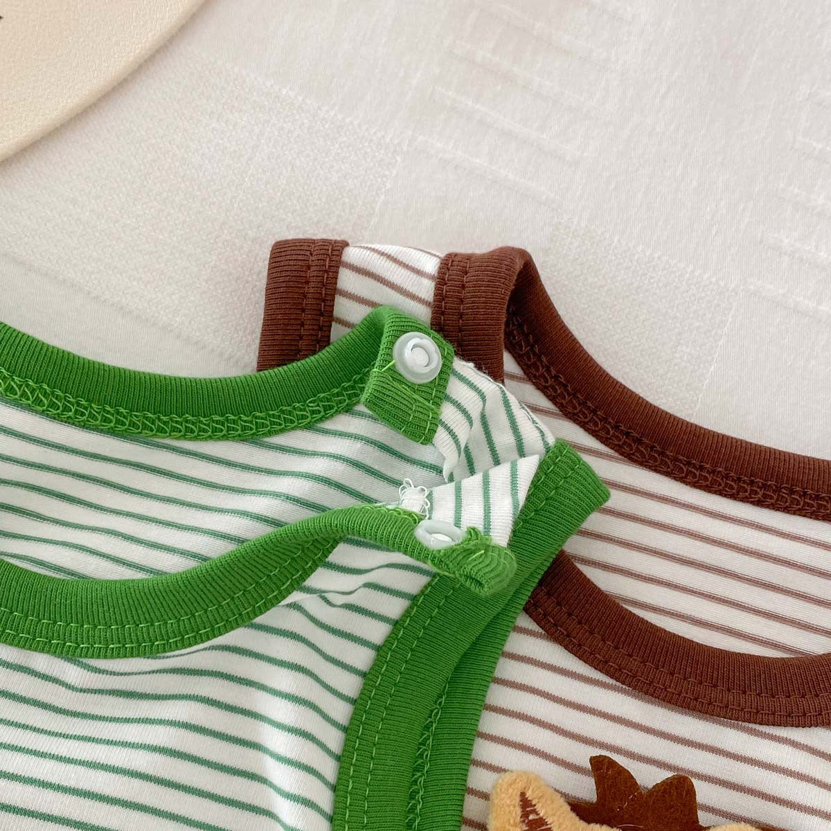 【BABY】夏新作 可愛い恐竜、ライオンボーダーロンパースSK062909