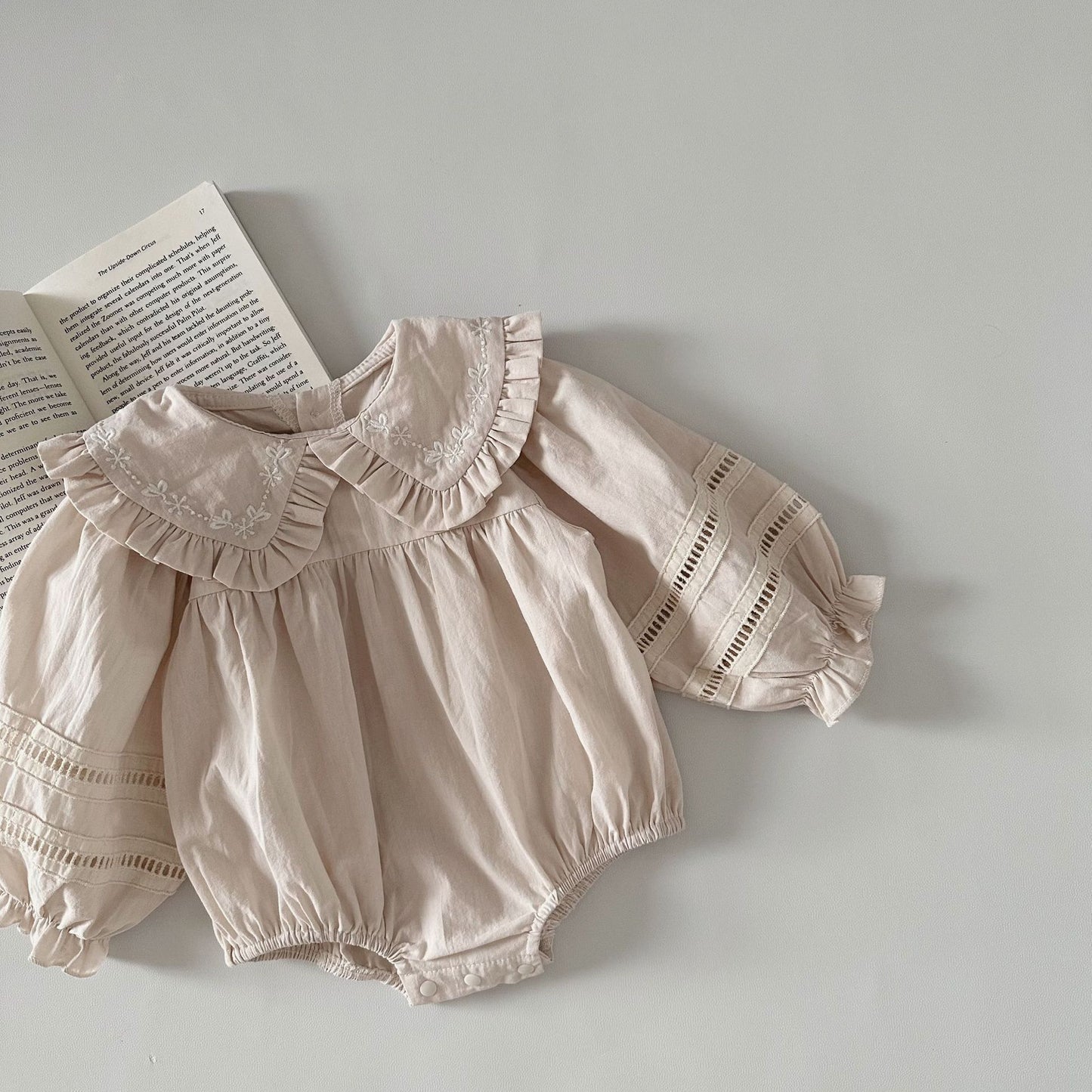 【BABY】花柄刺繡ロンパースSK022605