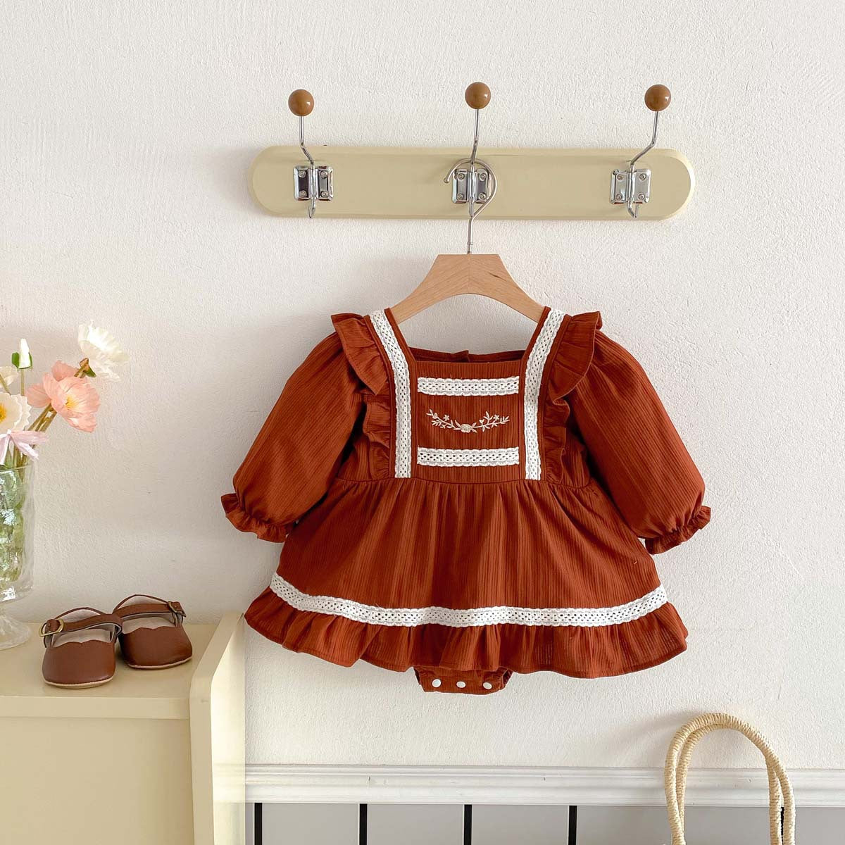 【BABY】花刺繡プリンセスロンパースSK031510
