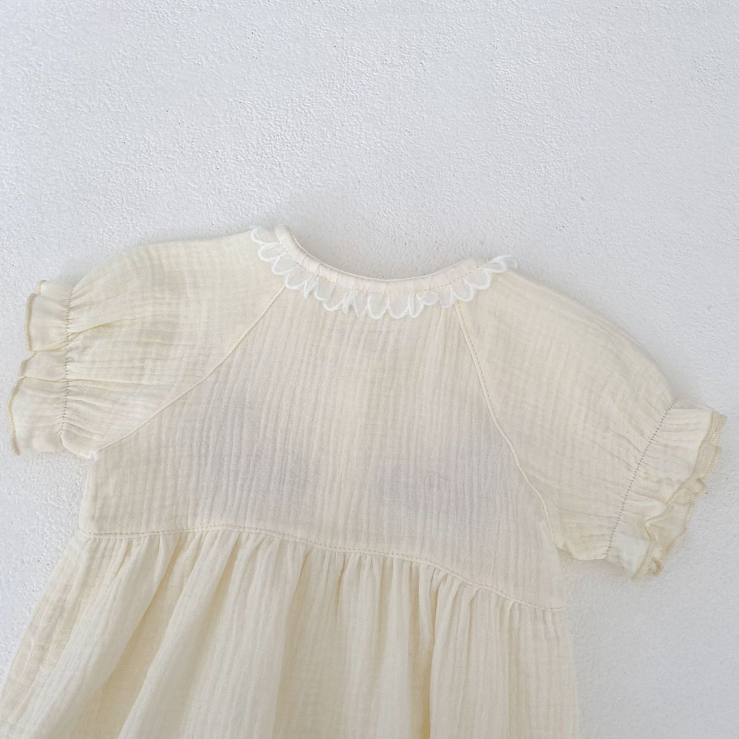 【BABY】夏新作 ナチュラルしわコットン刺繍ロンパースSK062311