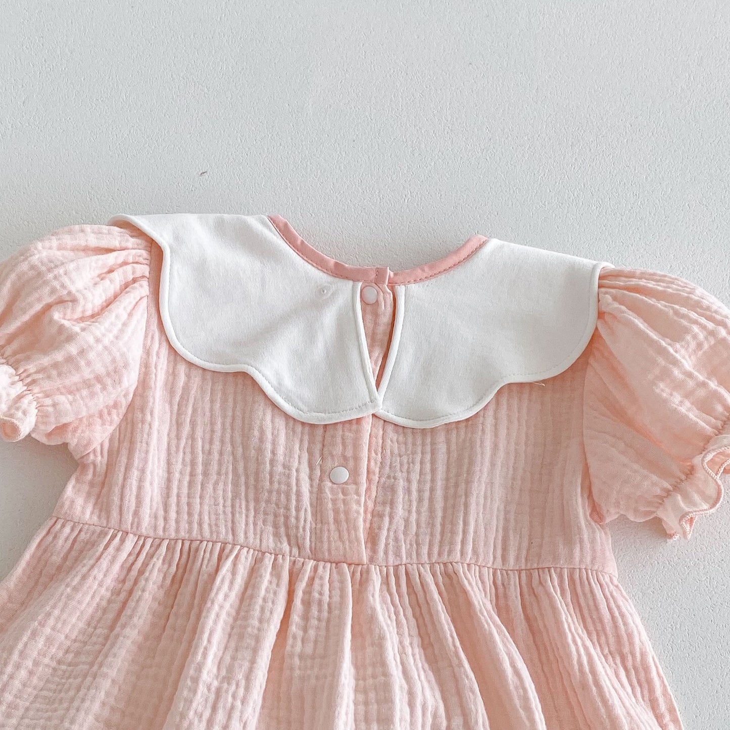【BABY】夏新作 綿ガーゼ刺繍ロンパースSK090303