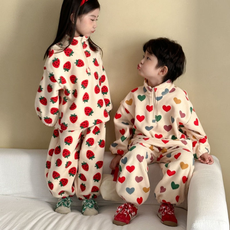 【BABY&KID】冬新作 ハート&いちご柄フリースセットアップSK102032