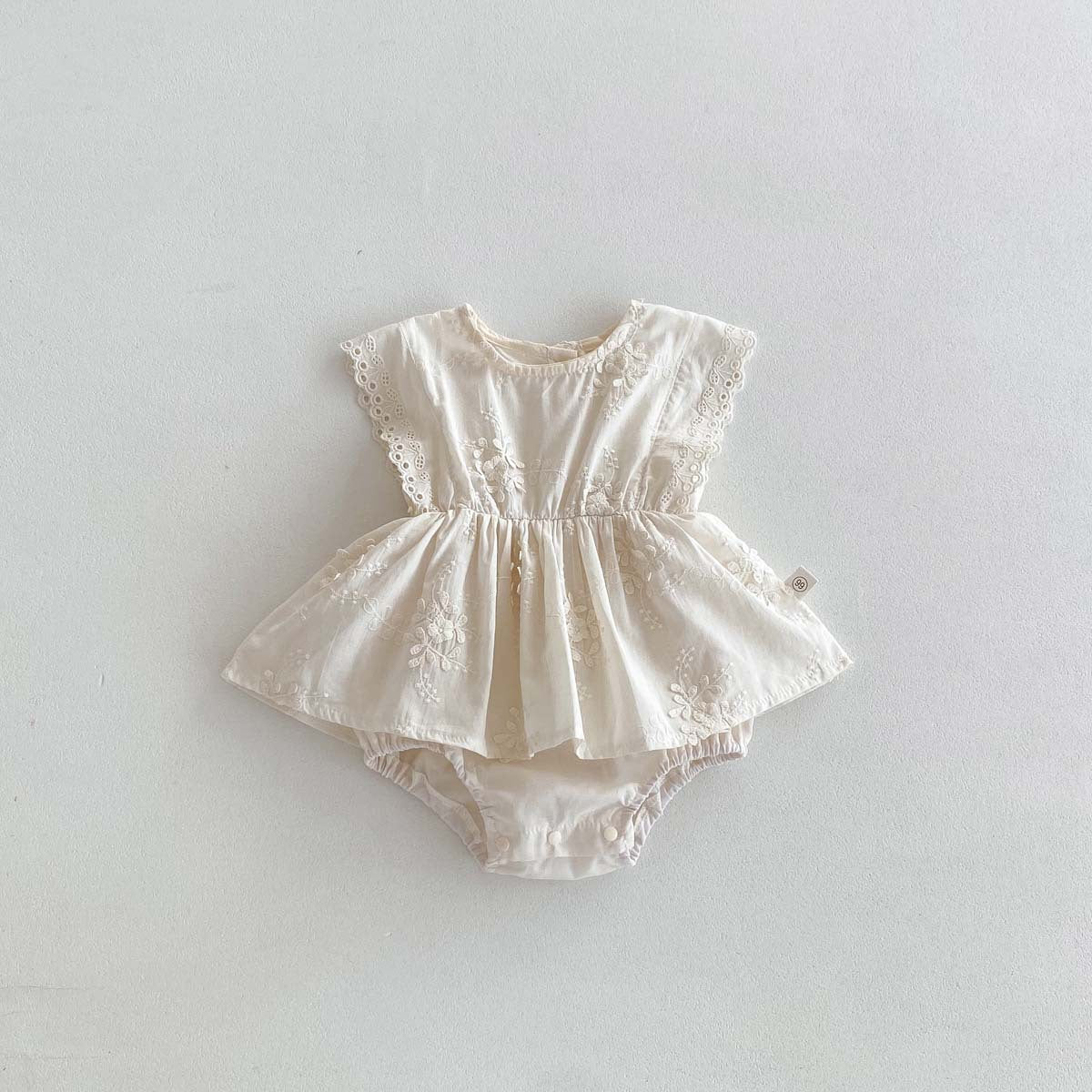 【BABY】夏新作 フリル花刺繡ロンパースSK081303