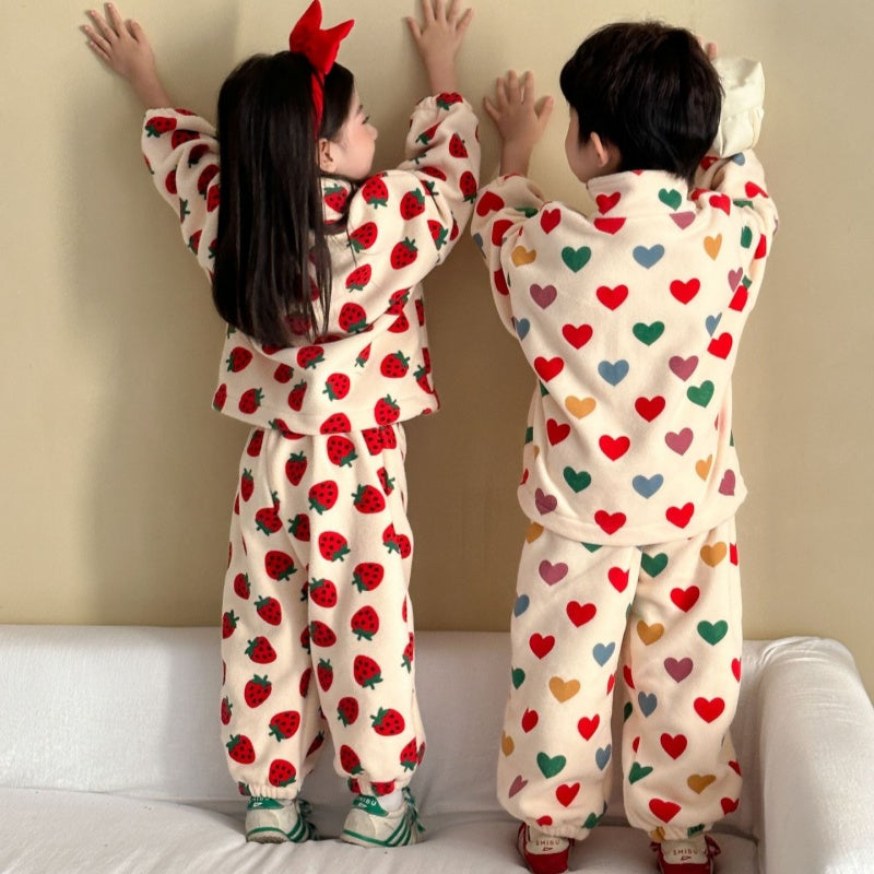 【BABY&KID】冬新作 ハート&いちご柄フリースセットアップSK102032