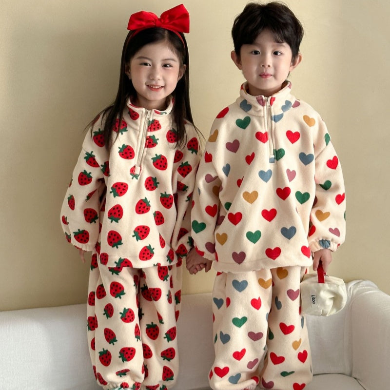 【BABY&KID】冬新作 ハート&いちご柄フリースセットアップSK102032