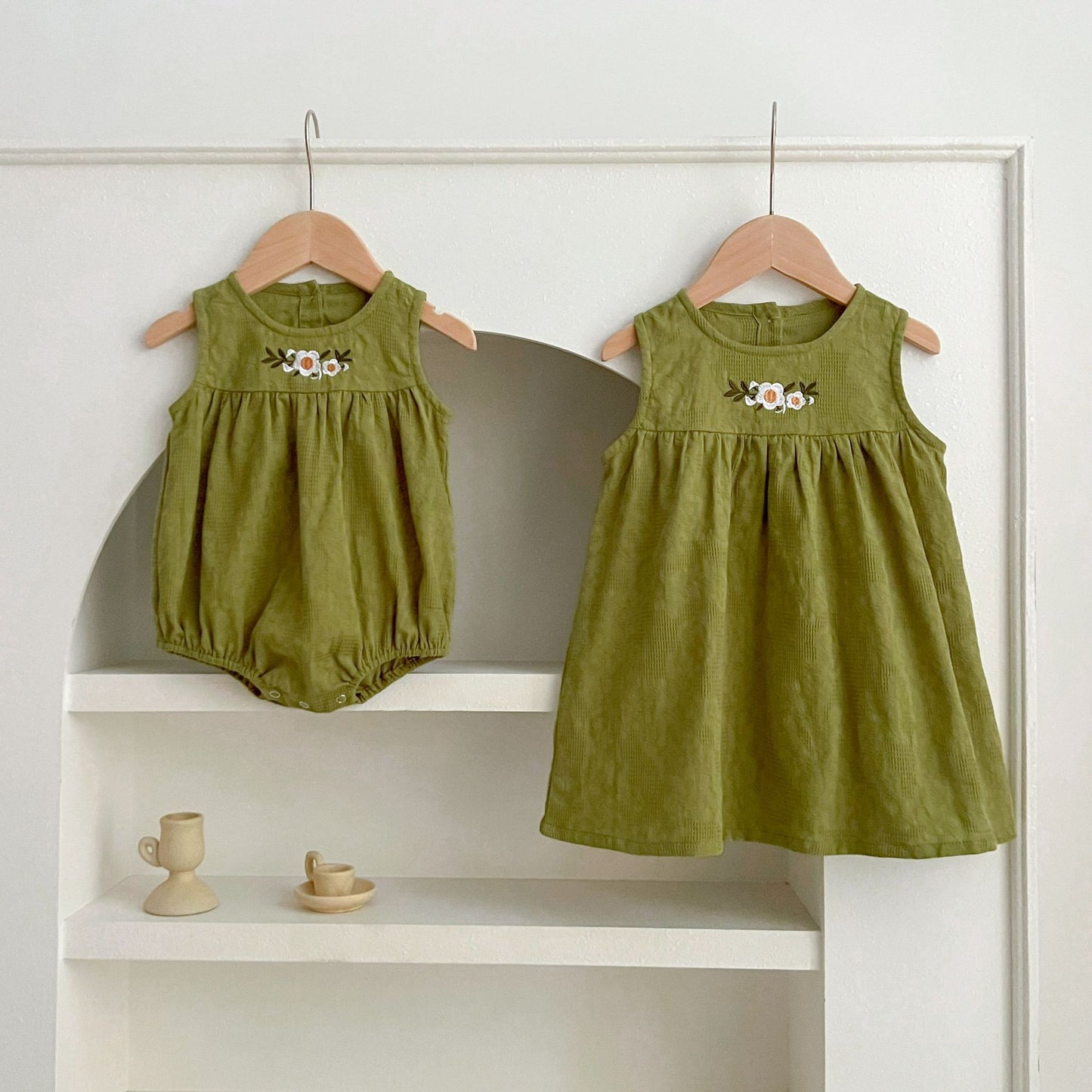 【姉妹服】夏新作 フラワー刺繍ノースリーブロンパース、ワンピースSK081625
