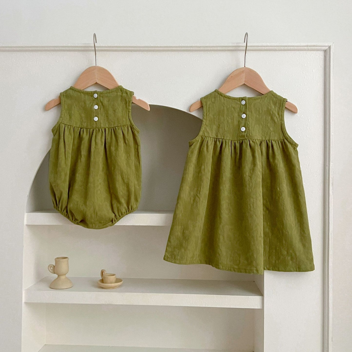 【姉妹服】夏新作 フラワー刺繍ノースリーブロンパース、ワンピースSK081625