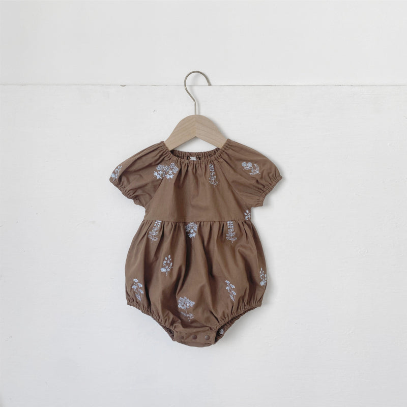 【BABY】夏新作 無地刺繍パフスリーブロンパースSK082514
