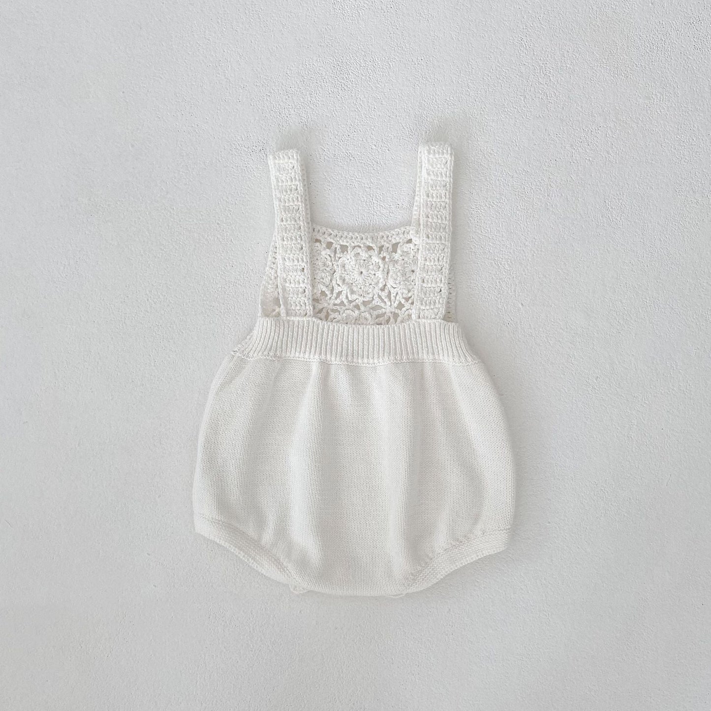 【BABY】ホワイト花刺繡ロンパースSK061005