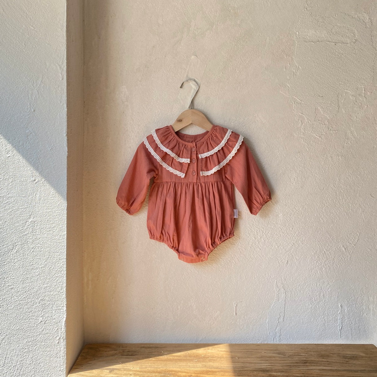 【BABY】ダブルフリルビッグカラー ロンパース、ワンピースSK101530