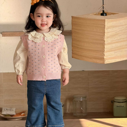 【BABY&KID】花柄ニットベスト、二重レース襟ブラウス、デニムパンツSK104001