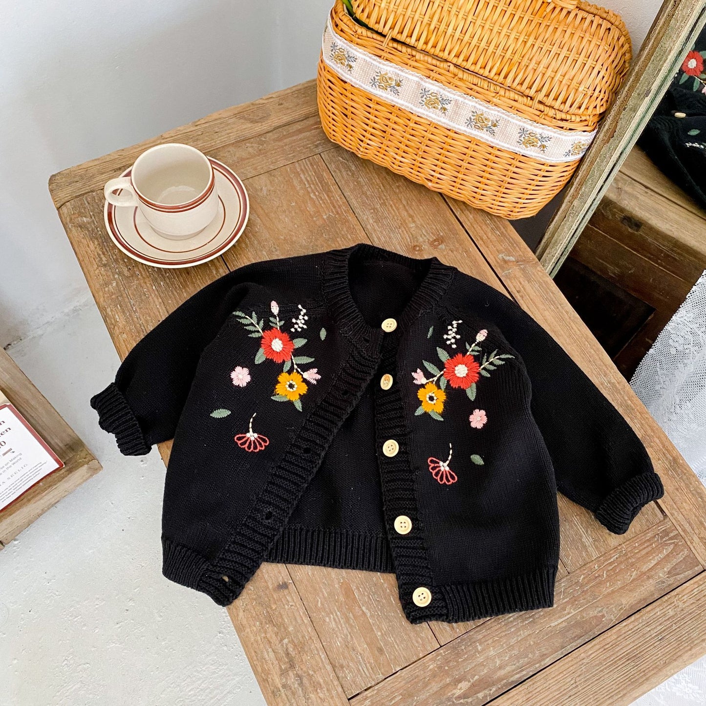 【BABY】フラワー刺繡暖かいニットカーディガンSK022801