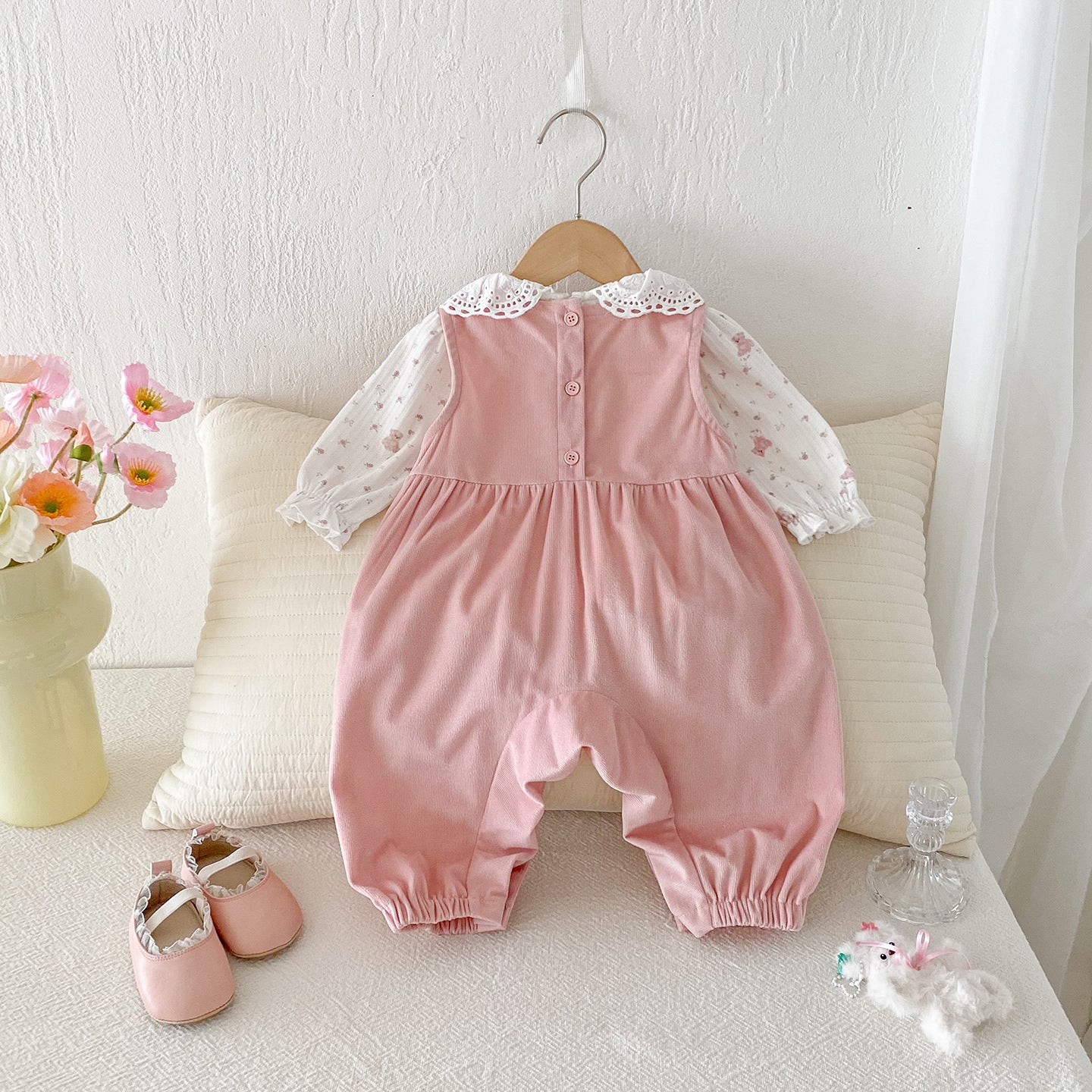 【BABY】フリルトップス&ピンクサロペットパンツSK100441