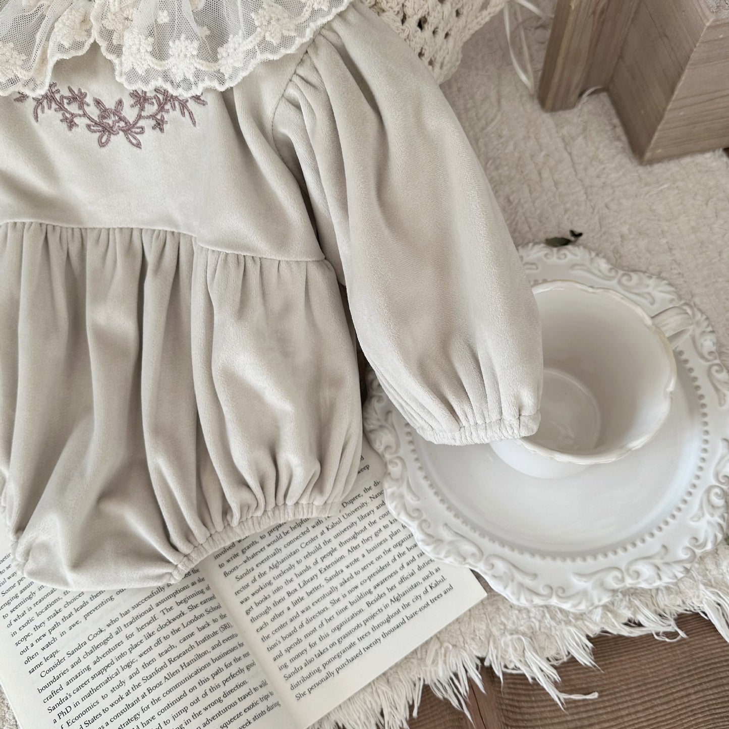 【BABY】レース襟花刺繡ロンパースSK022505