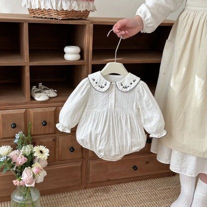 【BABY】刺繍入りドールカラーロンパースSK103607