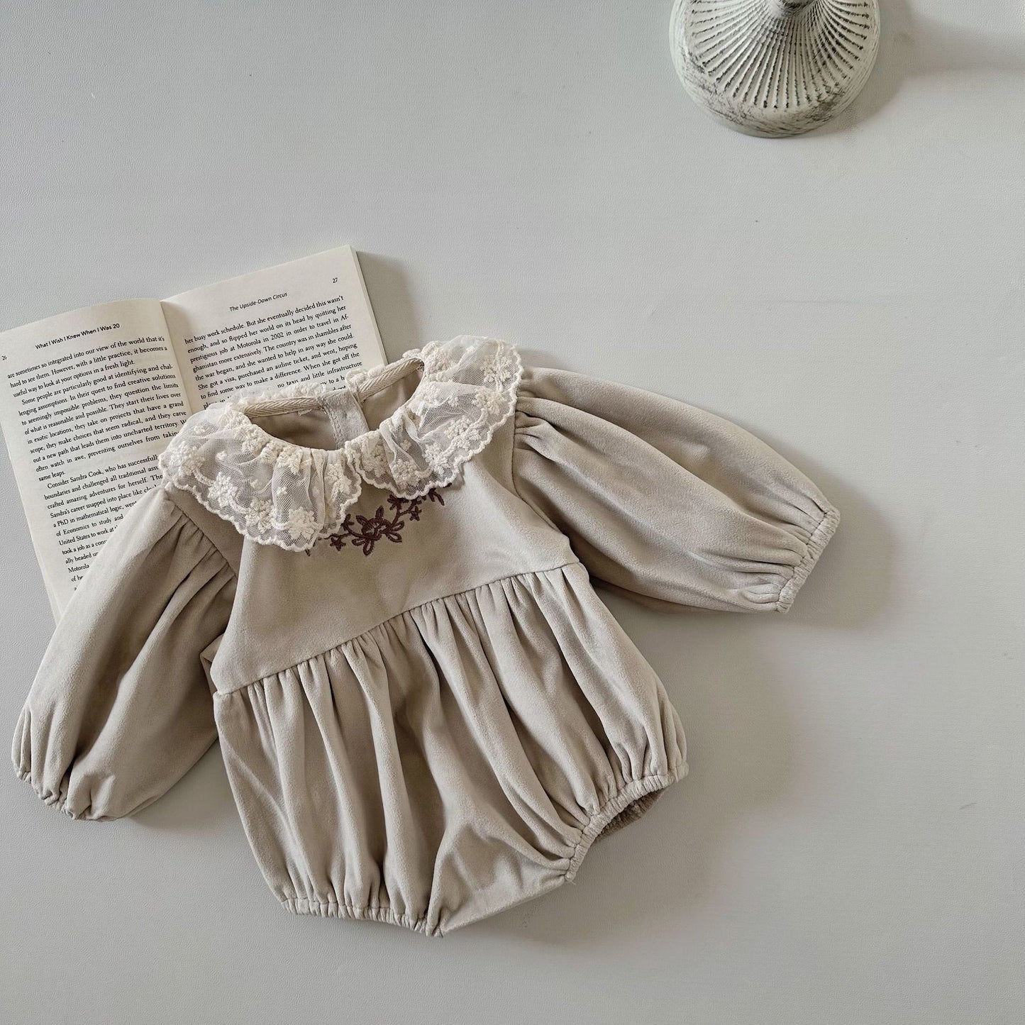 【BABY】レース襟花刺繡ロンパースSK022505