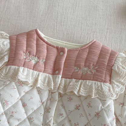 【BABY】冬新作小花柄キルティング フリルカラーカバーオールSK103101