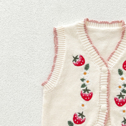 【BABY】いちご刺繍ベストSK100621