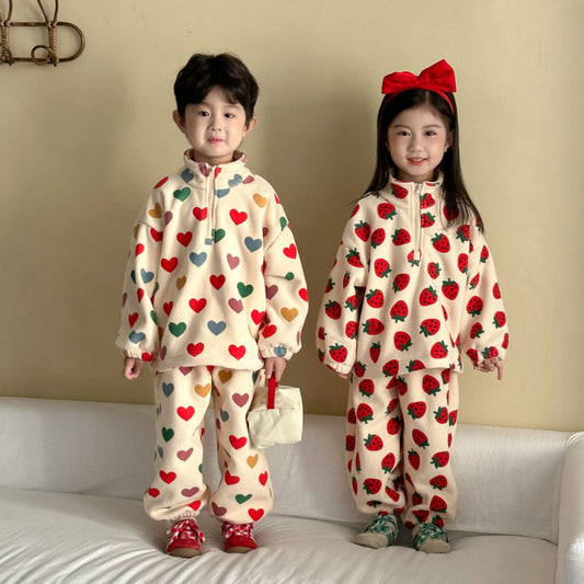 【BABY&KID】冬新作 ハート＆いちご柄フリースセットアップSK102032