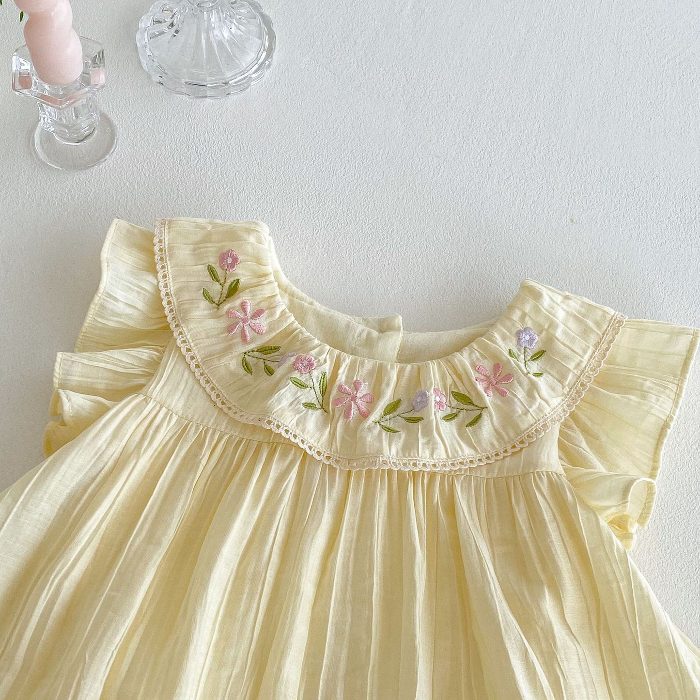 【BABY】夏新作 ラウンドネック刺繍フリルロンパースSK070110