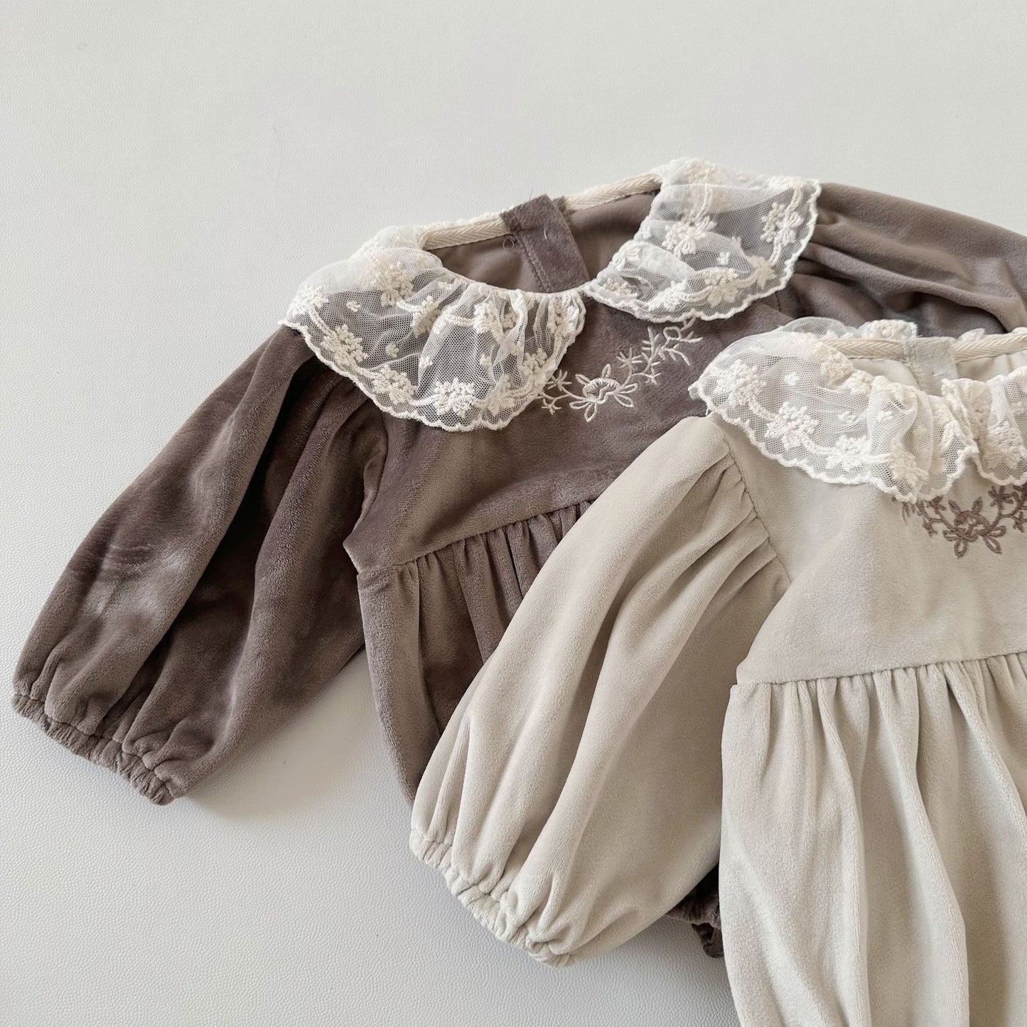 【BABY】レース襟花刺繡ロンパースSK022505