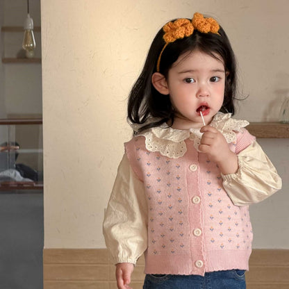 【BABY&KID】花柄ニットベスト、二重レース襟ブラウス、デニムパンツSK104001